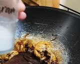 Foto langkah ke 6 dari resep Ayam kecap paprika.