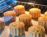 Hình bước làm 11 của món 💚 Bánh Trung Thu Nhân Đậu Xanh Mini 50gr (Vegetarian)