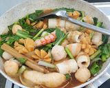 Foto langkah ke 10 dari resep Steamboat Tom Yum.