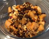 Une image de l'étape 7 de Salade de fruits du jardin au melon et raisins.