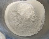 A picture of step 1 of Kanom Nga.