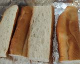 Gambar langkah 1 resipi Baguette Sardine Bolognese.