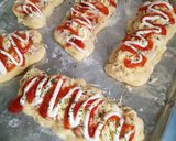 Foto langkah ke 4 dari resep Sausage Bread (Roti Sosis).