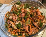 Une image de l'étape 10 de Salade de lentilles au bœuf,tomates,carottes et pissenlit.