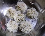 A picture of step 4 of Chicken Flower Dumpling.