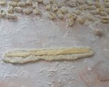 Foto del paso 2 de la receta: Ñoquis rellenos de mozzarella