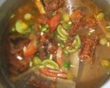 Foto langkah ke 3 dari resep Asem-asem Daging Iga Sapi.