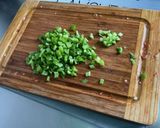 Une image de l'étape 17 de Taboulé aux tomates, légumes, raisins, herbes et épices.