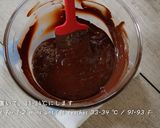A picture of step 13 of Basic Dark Chocolate Bon Bons / Bonbon de Chocolat.