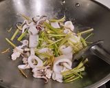 芹菜炒透抽的食譜步驟5照片