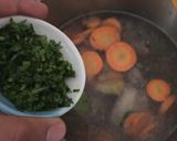 Foto langkah ke 5 dari resep Sop Ayam Marinade Kayu Manis.