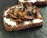 Фото кроку 4 до Бутерброды с грибами и сливочным сыром 😋.
