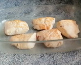 Foto del paso 3 de la receta: Medallón de solomillo de pavo con tomate y mozzarella