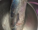 Hình bước làm 1 của món Bún cá ngừ kho thơm