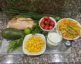 Foto del paso 1 de la receta: Ensalada de pollo en salsa de aguacate 🧑🏻🍳