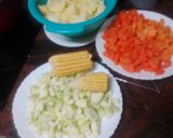 Foto del paso 1 de la receta: Crema de verduras al curry con piña (mazorca de maíz)