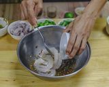 รูปขั้นตอนการทำที่ 8 ของ ยํากุ้งสด นรกแตก สายแซ่บต้องไม่พลาด