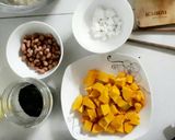 Hình bước làm 2 của món Chè bí đỏ mè đen