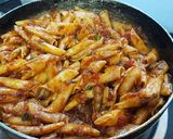 A picture of step 5 of Red sauce pasta.
