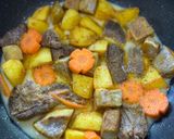 A picture of step 4 of Vegetable and Mushroom Curry.