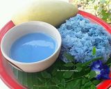 A picture of step 2 of Butterfly Pea Mango Sticky Rice.