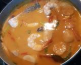 A picture of step 5 of Tom Yum Kung (Thai Hot and Sour Shrimp Soup).