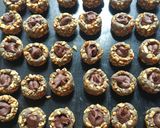 Foto langkah ke 5 dari resep Choco Peanut Cookies Gluten Free.