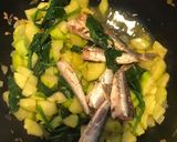 Une image de l'étape 4 de Courgettes, épinard avec sardines.