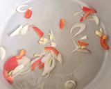 Hình bước làm 2 của món Canh Chua Thơm Giá Nấu Mọc