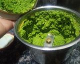 A picture of step 2 of Bhujiya dhaniya ki chutney.