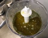 Une image de l'étape 5 de Sauce salade ail, moutarde truffée, épices et persil.