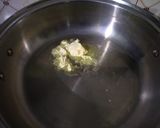 A picture of step 4 of Hariyali Pav-Bhaji.