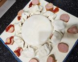 صورة لخطوة 12 من وصفة بف باستري بالنقانق وجبن البري Brie cheese بطريقة مختلفة