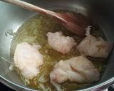 Foto del paso 4 de la receta: Patatas en salsa verde con merluza