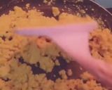 A picture of step 4 of Besan k laddu.