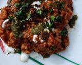 A picture of step 6 of Aloo tikki tamatar chat.