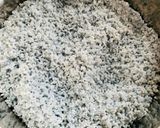Hình bước làm 3 của món Xôi đậu biếc cốt dừa muối mè thơm phức ngày mưa