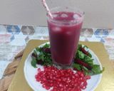 A picture of step 2 of Pomegranate beetroot spinach juice.