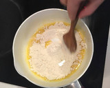 Foto del paso 3 de la receta: Masa para croquetas de paté de salmón y surimi