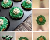 Foto langkah ke 8 dari resep Soccer Cupcakes.