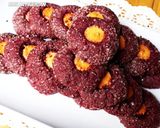 Foto langkah ke 4 dari resep Red Velvet Thumprint Cookies.