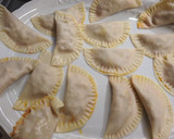 Foto del paso 4 de la receta: Empanadillas de tomate y atún 🥟🥟🍅+🍚