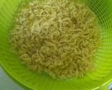 Foto langkah ke 1 dari resep Mie Goreng Pelengkap Nasi Uduk.