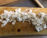 Une image de l'étape 10 de Melon farci aux tomates bicolores, feta, radis et menthe fraîche.