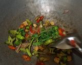 Foto langkah ke 4 dari resep Oseng Tempe Kecipir Bayam.