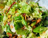 Hình bước làm 2 của món Salad Cá Trích Xông Khói