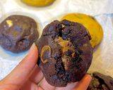 صورة لخطوة 5 من وصفة كوكيز نيويورك دبل تشوكلت (بحشو الشوكلت سبريد) 🍪