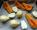 Foto del paso 2 de la receta: Crema de calabaza y pera asadas 🎃🍐 💞