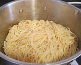 Foto del paso 4 de la receta: Pasta salvavidas con salmón ahumado, alcaparras y queso ricotta