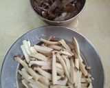 รูปขั้นตอนการทำที่ 2 ของ ยำเห็ดออรินจิ
